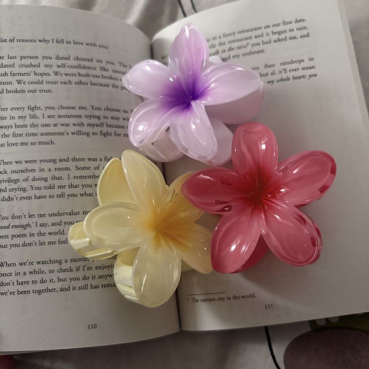 PresentsySoul Premium Hair Claw Clutcher pack of 3 β Strong Hold, Stylish Design