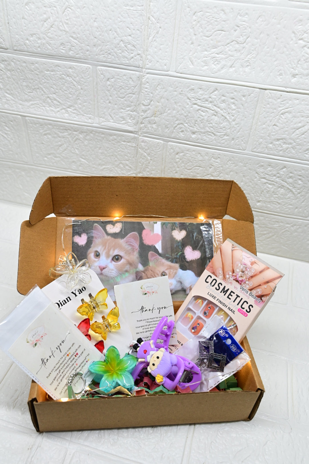 Presentsysoul Cute Colour Beauty Hamper – 1 Nail 💅🏻 1 Small colour Claws & 1  small flower transparent clutcher 1 Ring 1  Earrings 1 cute clutcher , 1 butterfly set Accessories Gift Box including Light